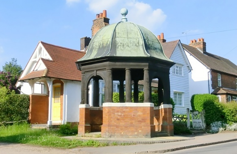 Elsenham High Street landmark and street furniture is surrounded by a variety of landscaping and varying forms of distinctive architecture.