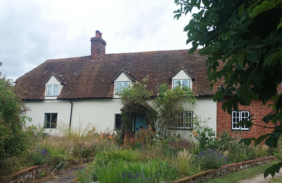 Cottage in the east of the district incorporating several influences from traditional Uttlesford typologies.